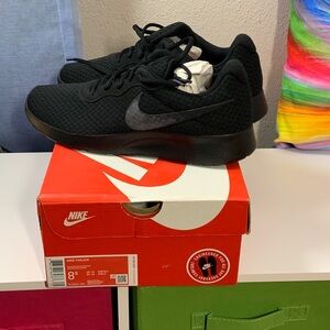 NEW Nike Black Athletic Sneakers Mens 8.5